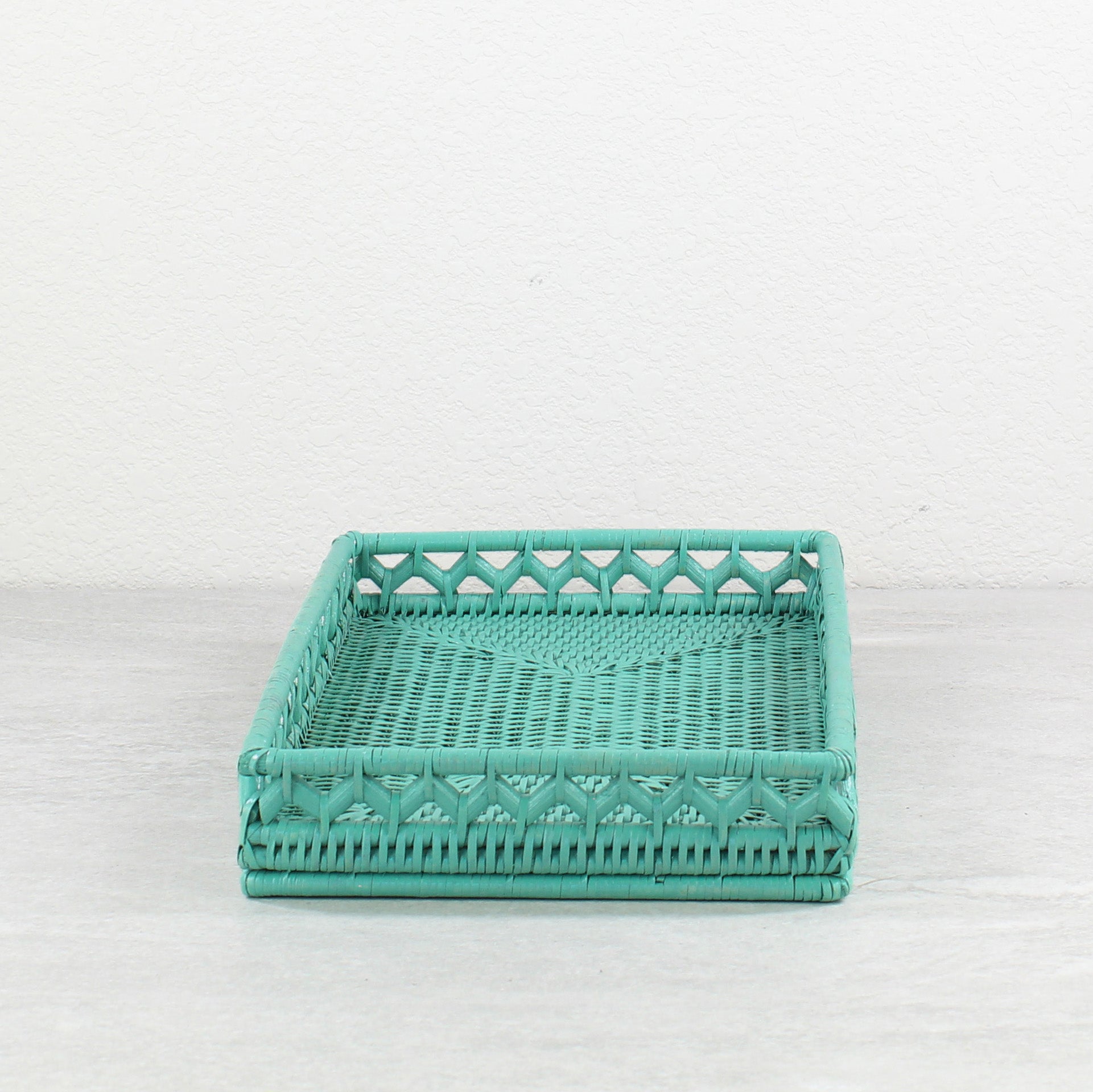 Geometric-Weave-Rattan-Tray-Sustainable-Home-Organizing-009