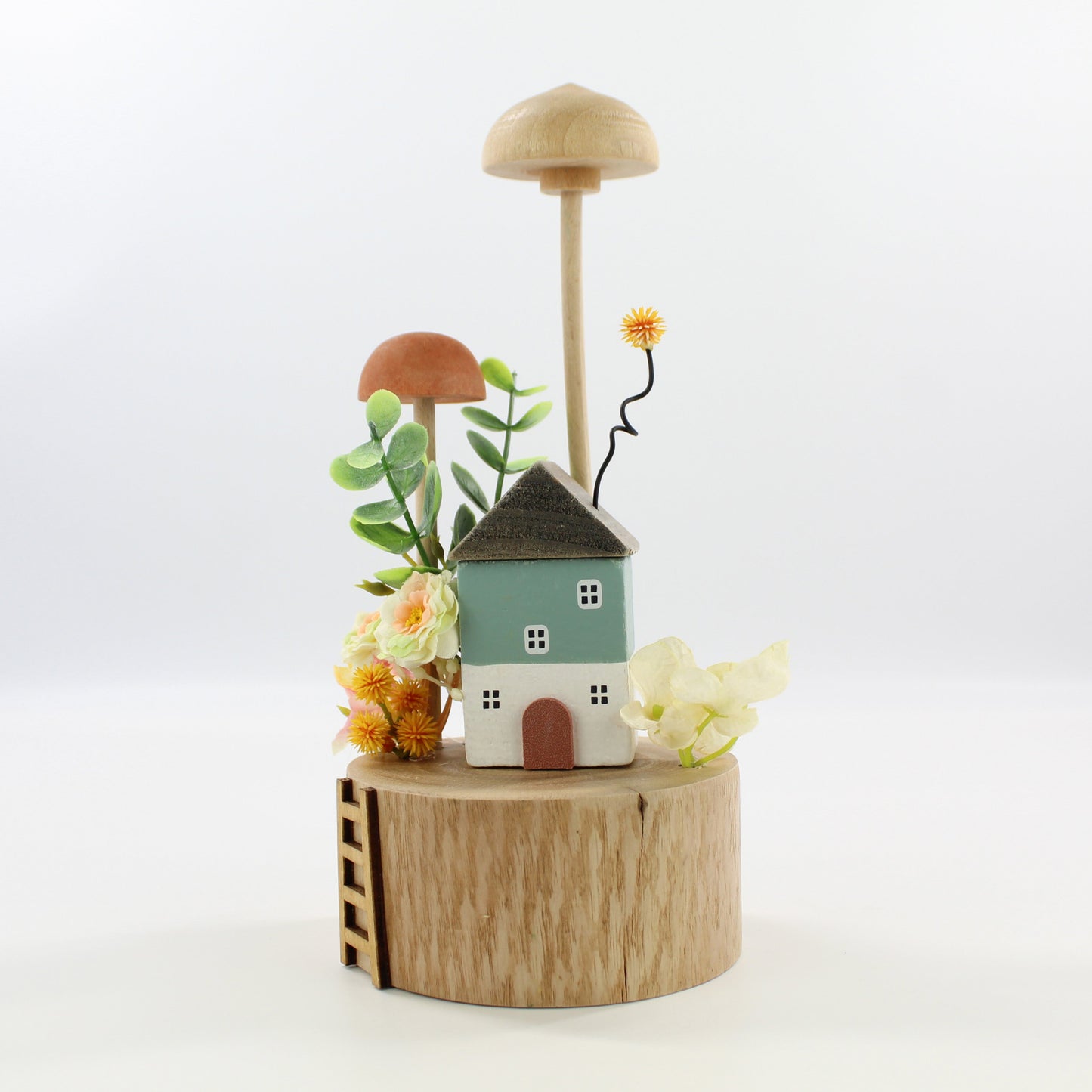 IMG_5414-Miniature-Wooden-Sculpture-House-Mushroom-Flower-Design-02-use