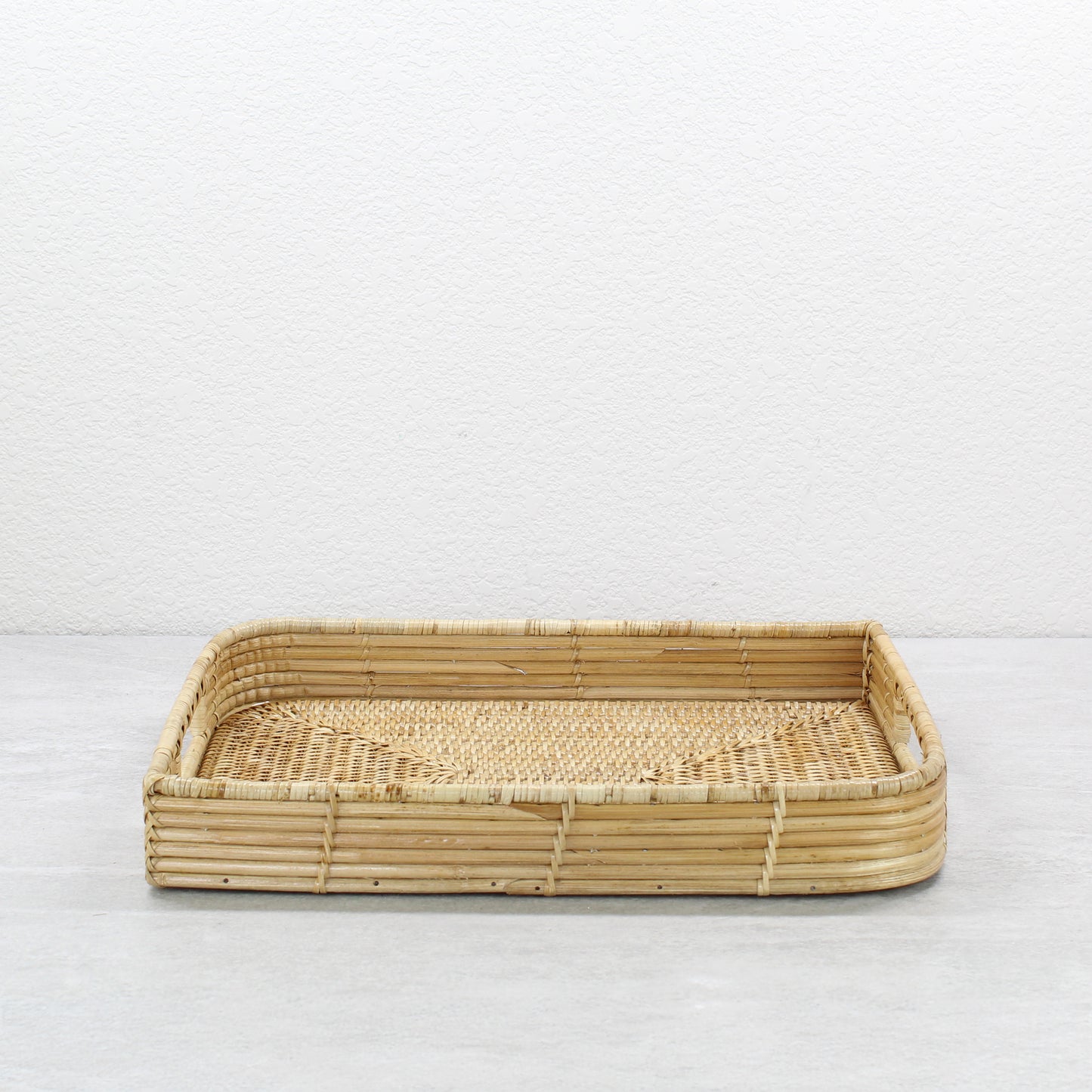 Leaf-Rattan-Tray-with-Handles-Coffee-Table-Ottoman-Sustaibable-Organization-nature-06