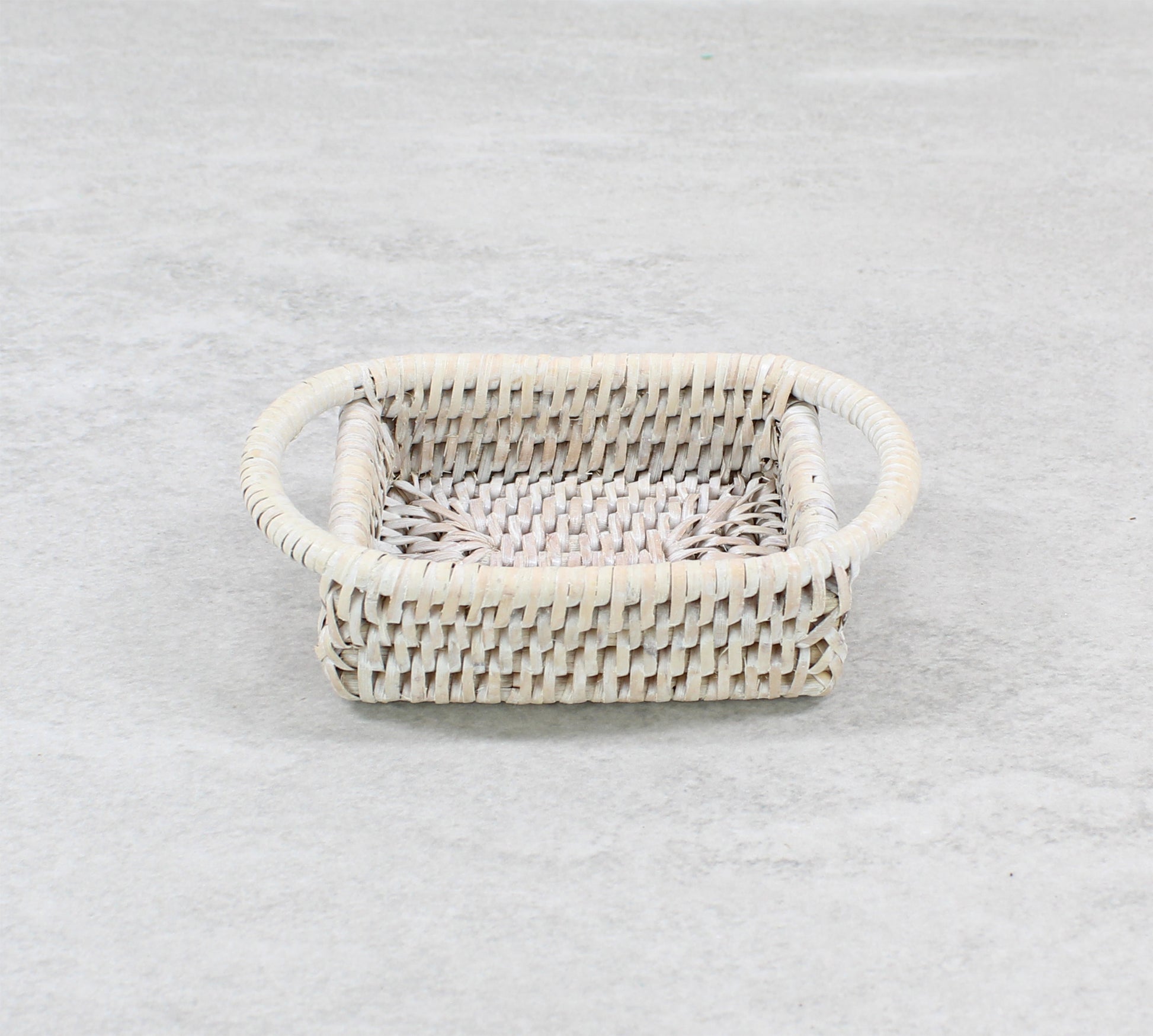 Rattan-Dinning-Accessory-Collection-2_Cases_Round_Condiment_Holder-Sustainable_Home_Organizing-Whitewash-Rattan_Salt_and_Pepper_Tray-12