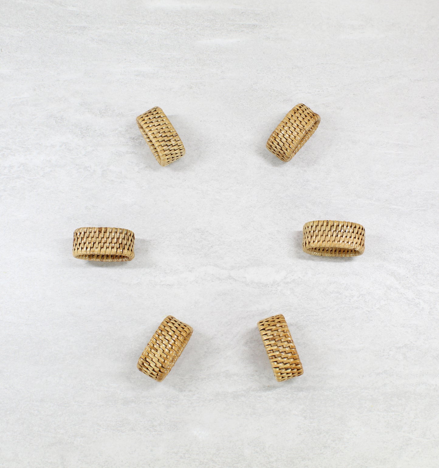 Rattan-Napkin-Rings-Sustainable-Luxury-Home-Decor-Natural-002