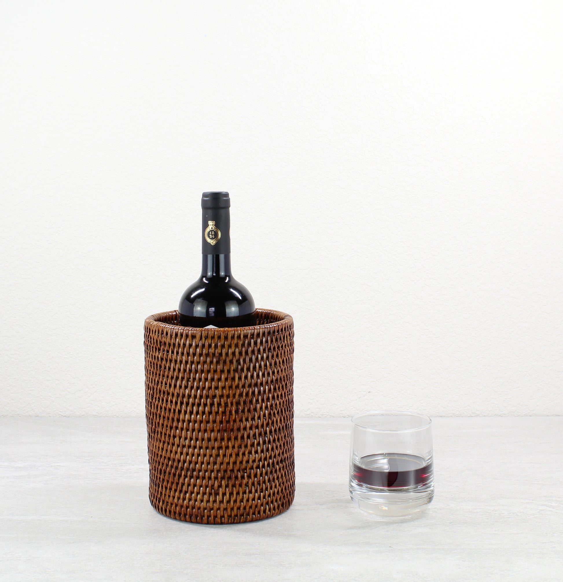 Rattan-Wine-Bottle-Holder-Sustainable-Luxury-Home-Organizing-Colorful-002