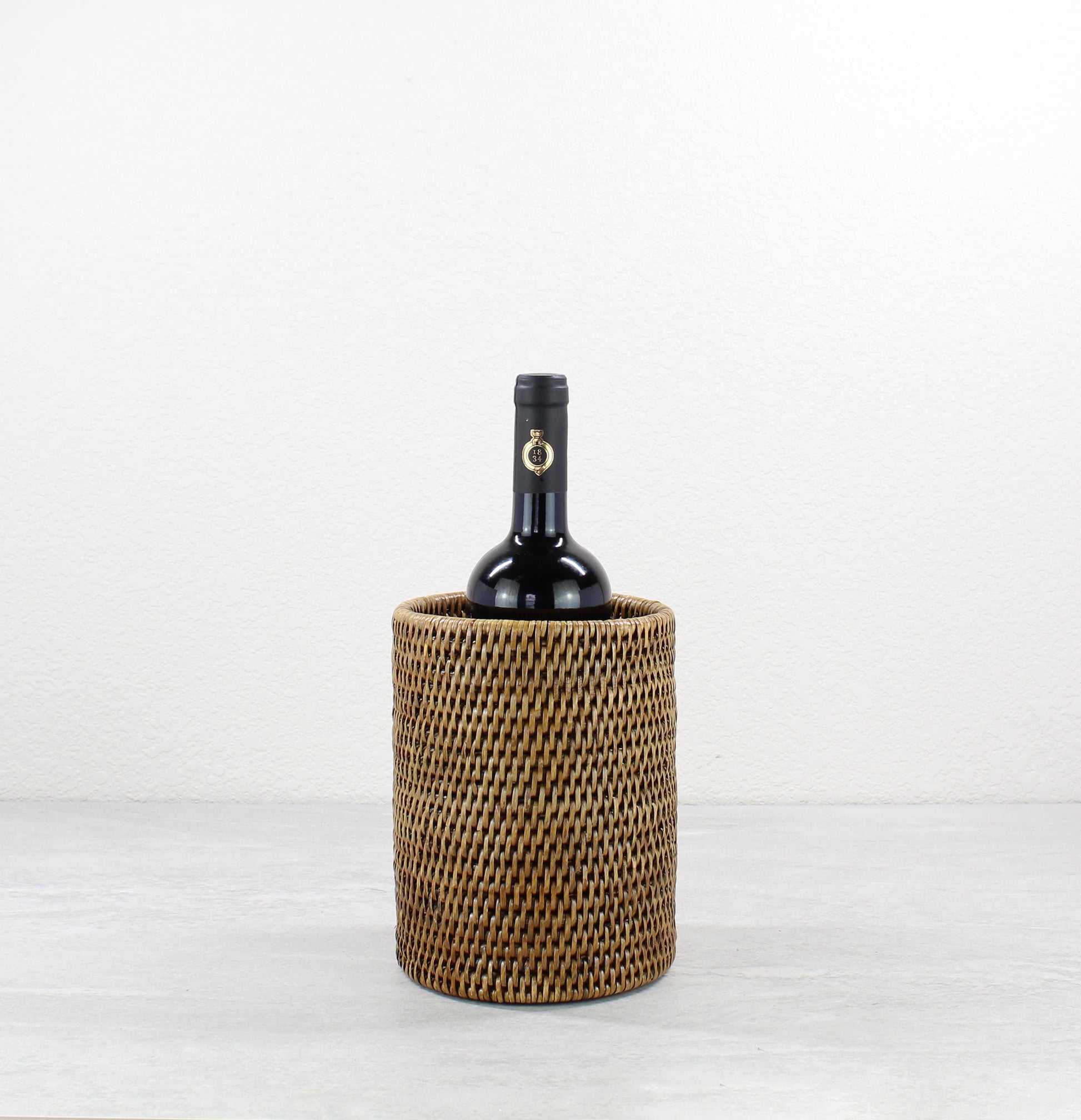 Rattan-Wine-Bottle-Holder-Sustainable-Luxury-Home-Organizing-Colorful-008