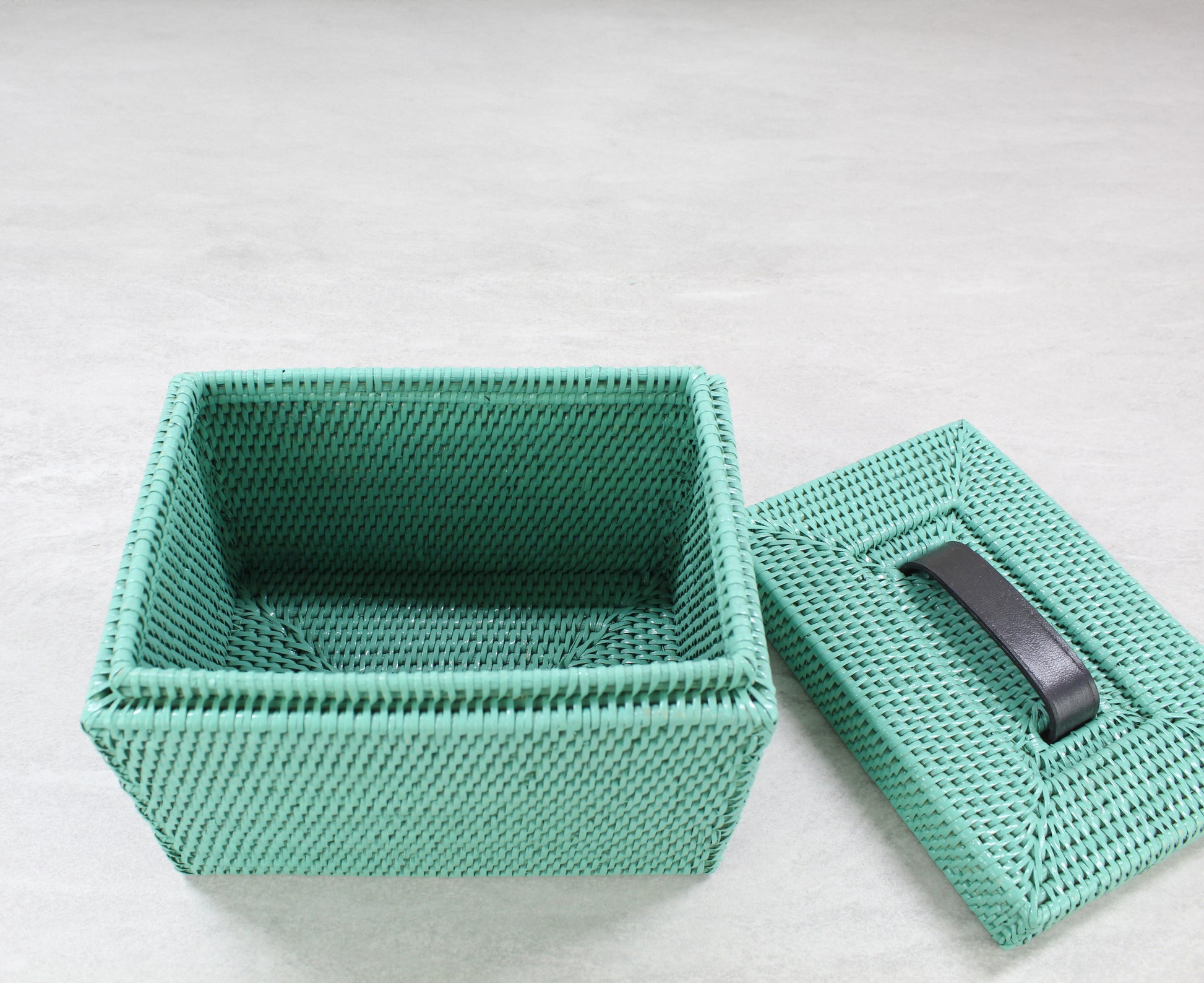 Rattan_Makeup_Box_with_Lid_No_Insert_-Sustainable_Home_Organizing-Sea_Glass-003