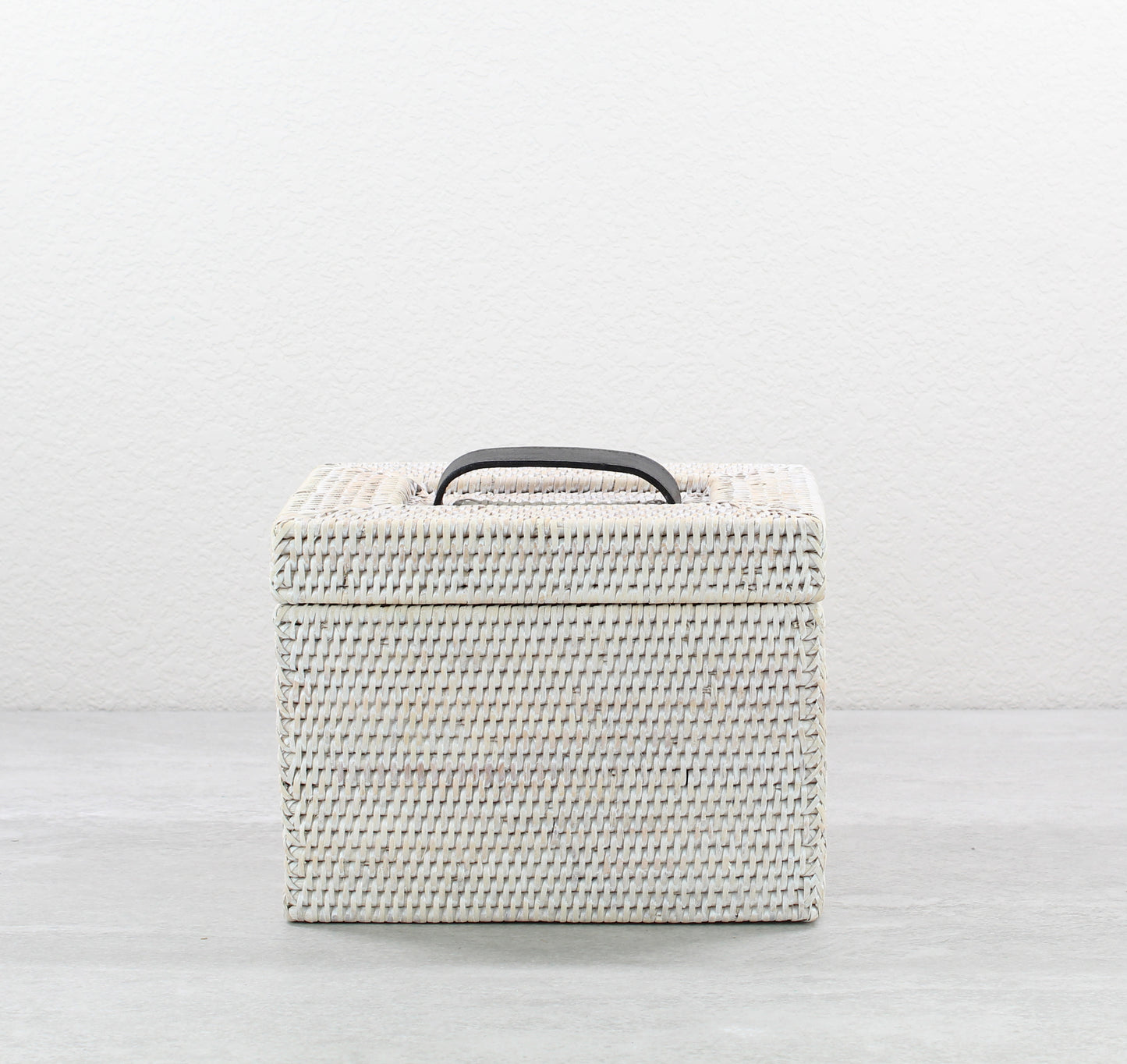 Rattan_Makeup_Box_with_Lid_No_Insert_-Sustainable_Home_Organizing-Whitewash-002
