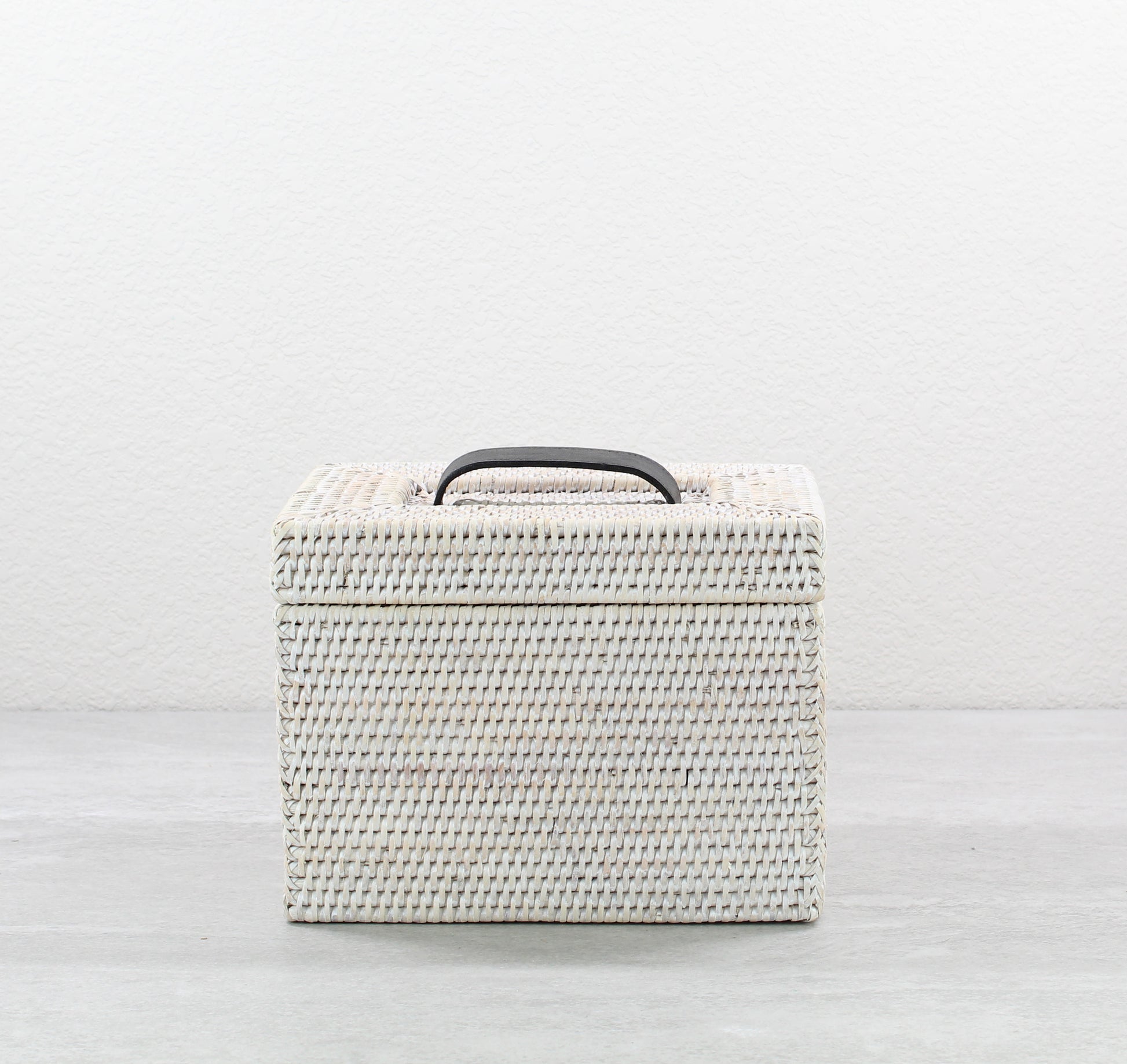 Rattan_Makeup_Box_with_Lid_No_Insert_-Sustainable_Home_Organizing-Whitewash-002