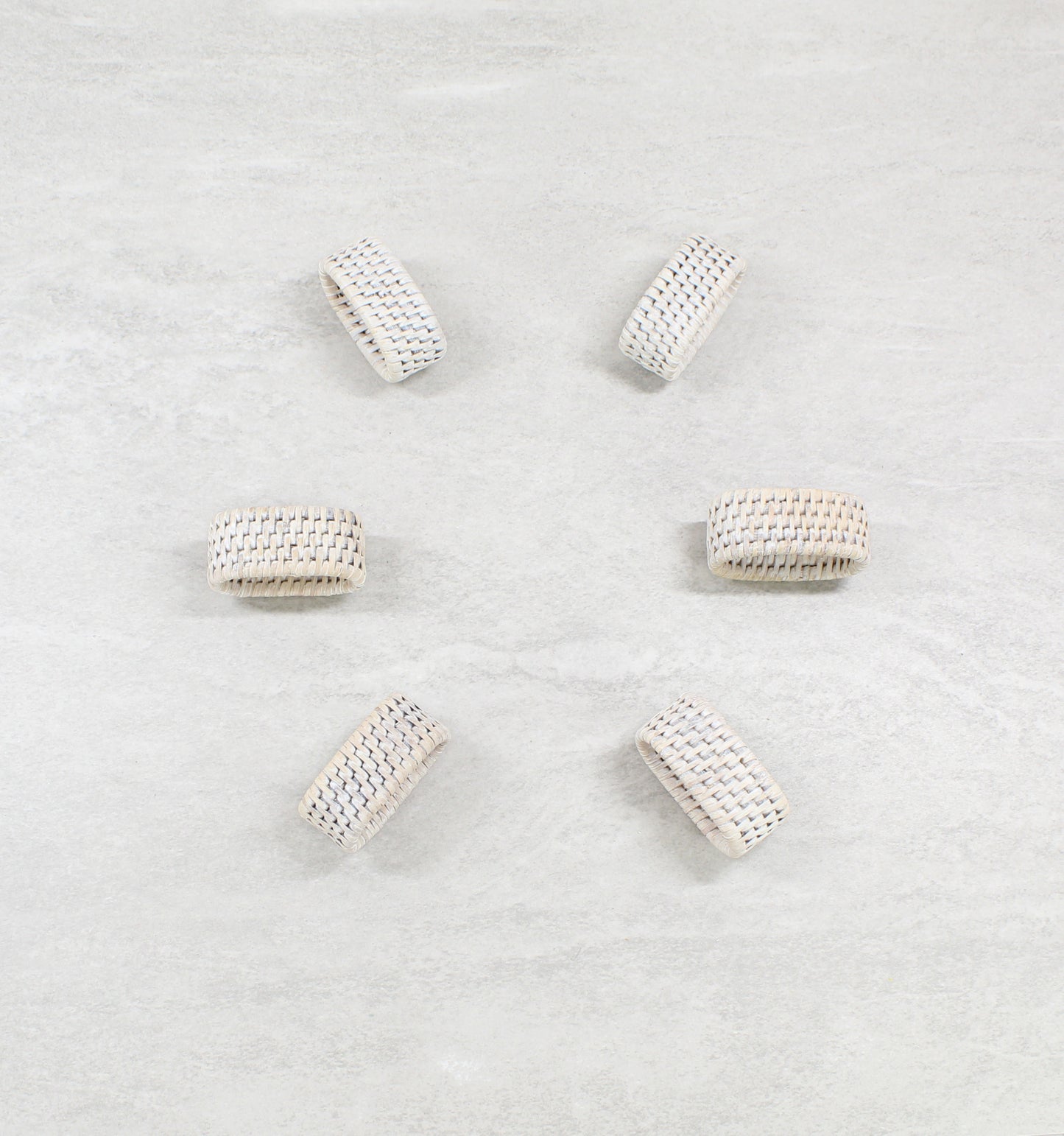 Rattan_Napkin_Rings-Sustainable_Luxury_Home_Decor-Whitewash-02-use