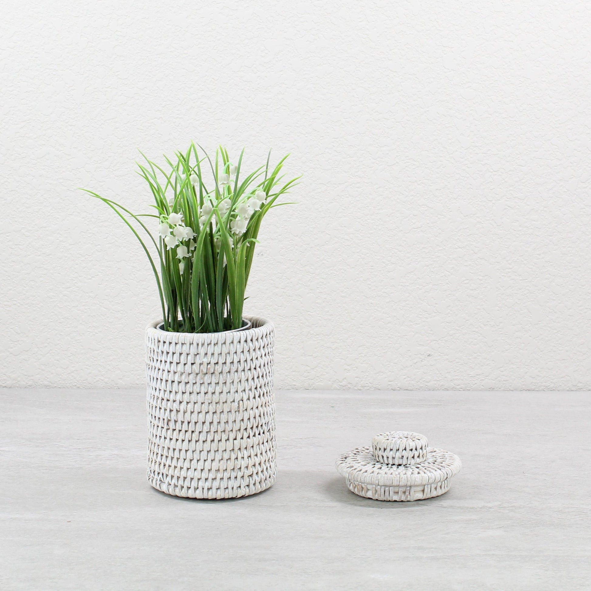 Rattan_Round_Basket_with_Lid_No_Insert_-Sustainable_Home_Organizing-Colorful-03