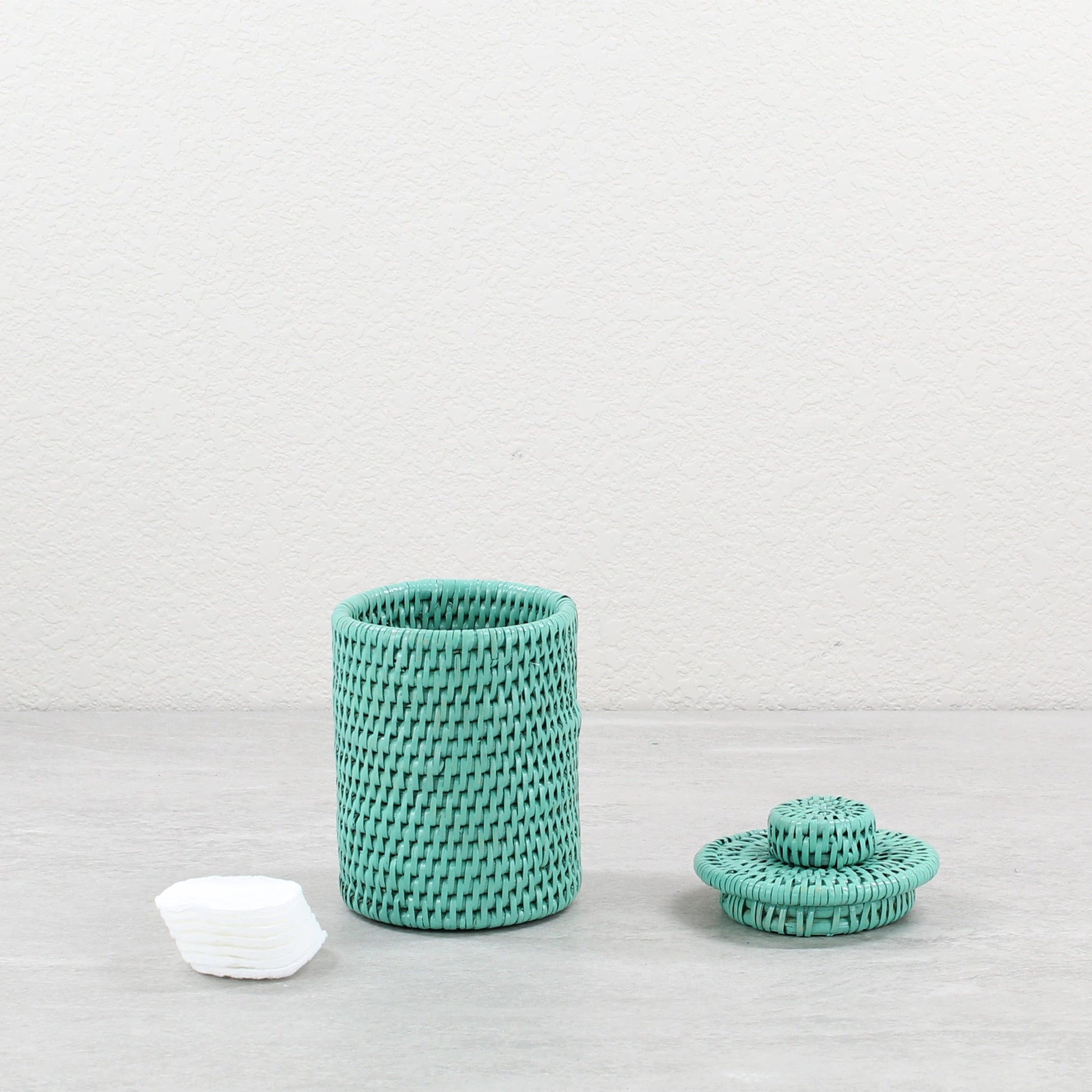 Rattan_Round_Basket_with_Lid_No_Insert_-Sustainable_Home_Organizing-Colorful-05