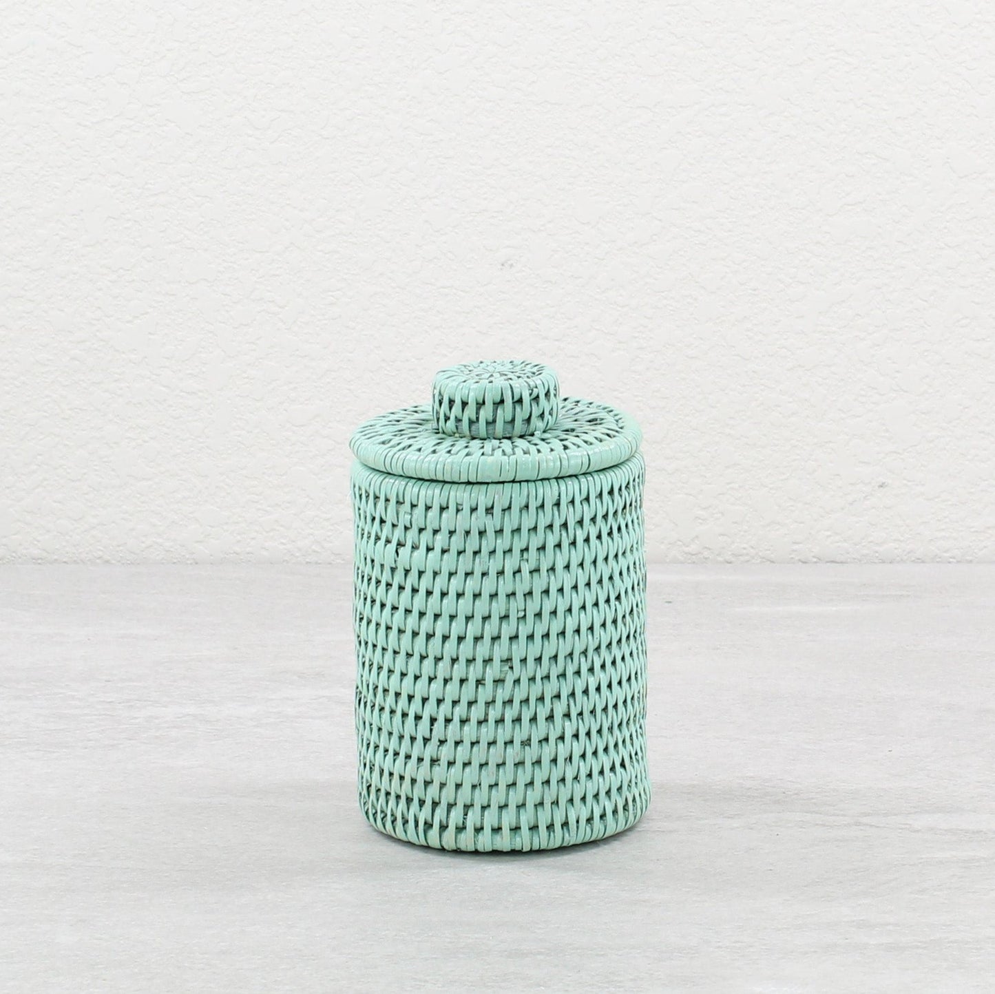 Rattan_Round_Basket_with_Lid_No_Insert_-Sustainable_Home_Organizing-Colorful-06