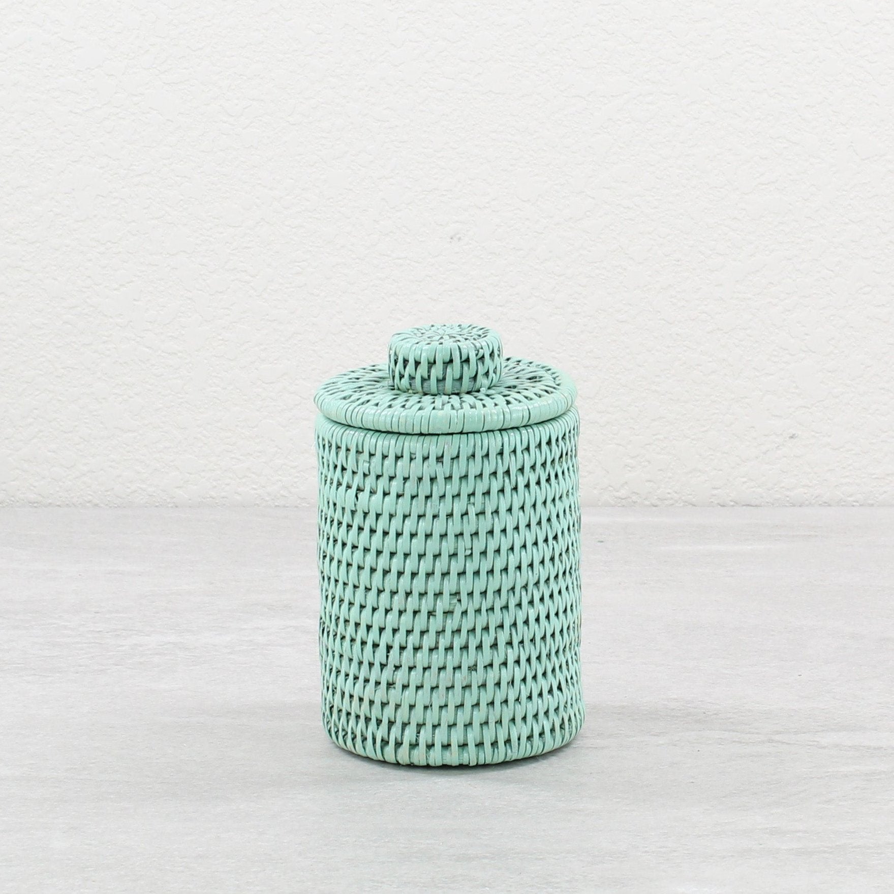 Rattan_Round_Basket_with_Lid_No_Insert_-Sustainable_Home_Organizing-Colorful-06