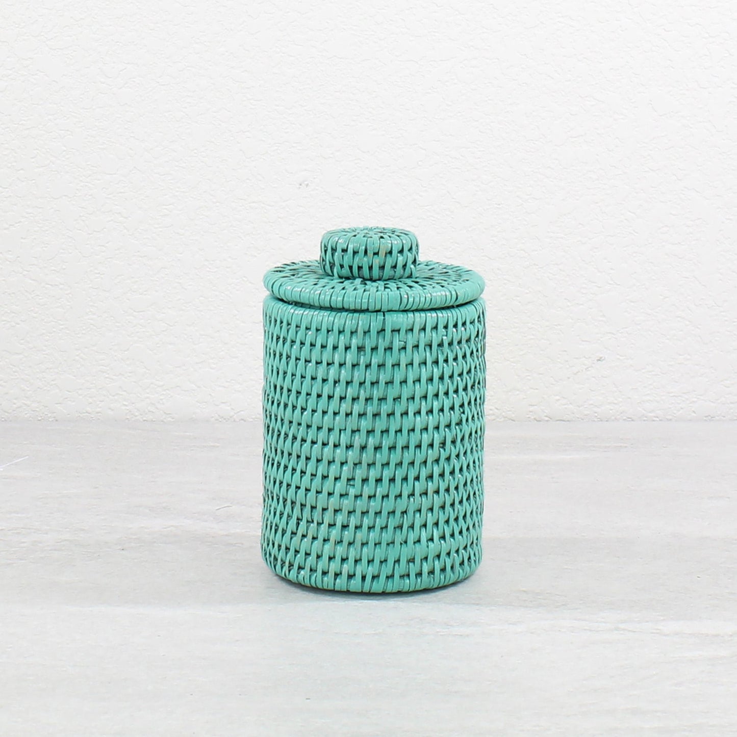 Rattan_Round_Basket_with_Lid_No_Insert_-Sustainable_Home_Organizing-Colorful-08