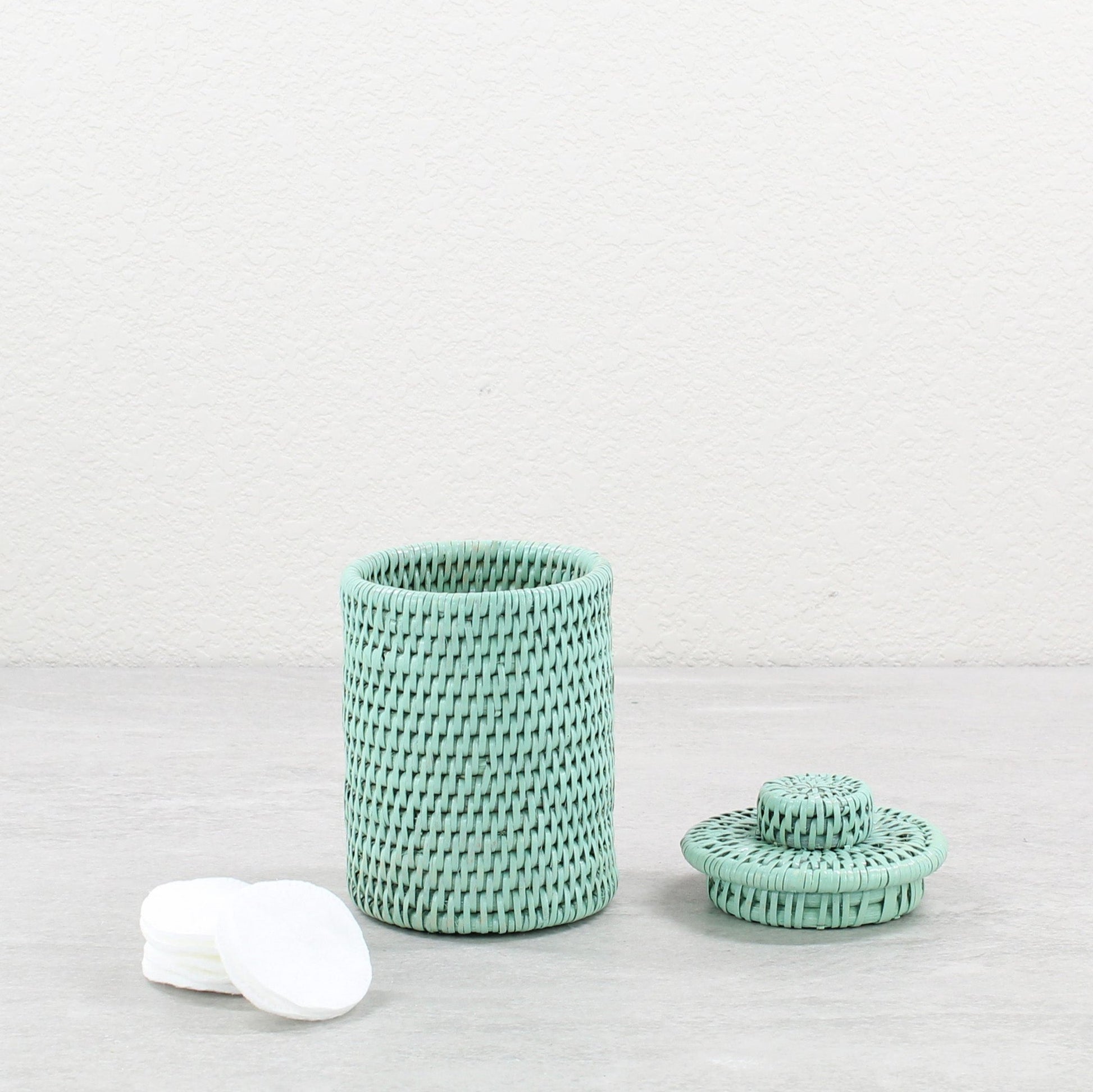 Rattan_Round_Basket_with_Lid_No_Insert_-Sustainable_Home_Organizing-Sage_Leaf-001