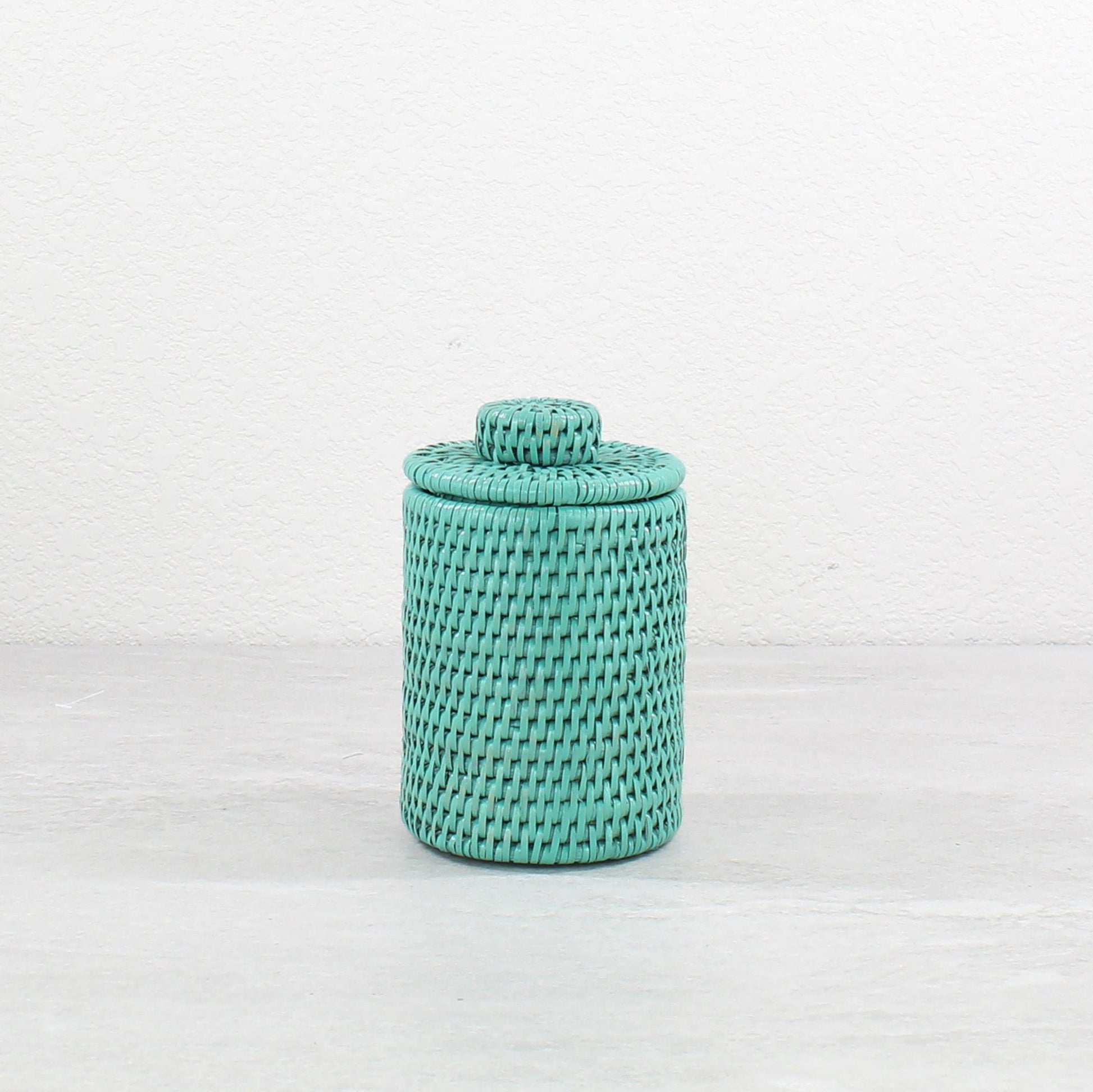 Rattan_Round_Basket_with_Lid_No_Insert_-Sustainable_Home_Organizing-Sea_Glass-001