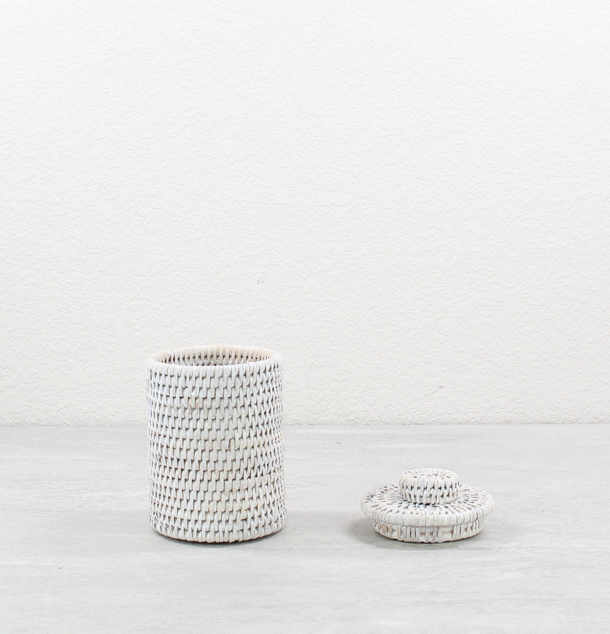 Eco Handcraft Rattan_Round_Basket_with_Lid_No_Insert_-Sustainable_Home_Organizing-Whitewash-01