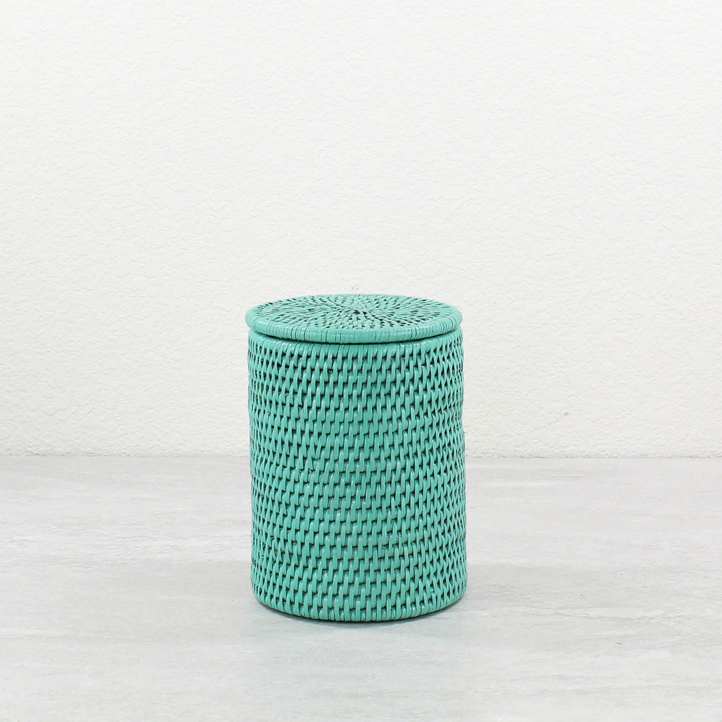 Rattan_Round_Box_with_Lid_no_Insert_-Sustainable_Home_Organizing-Sea_Glass-02