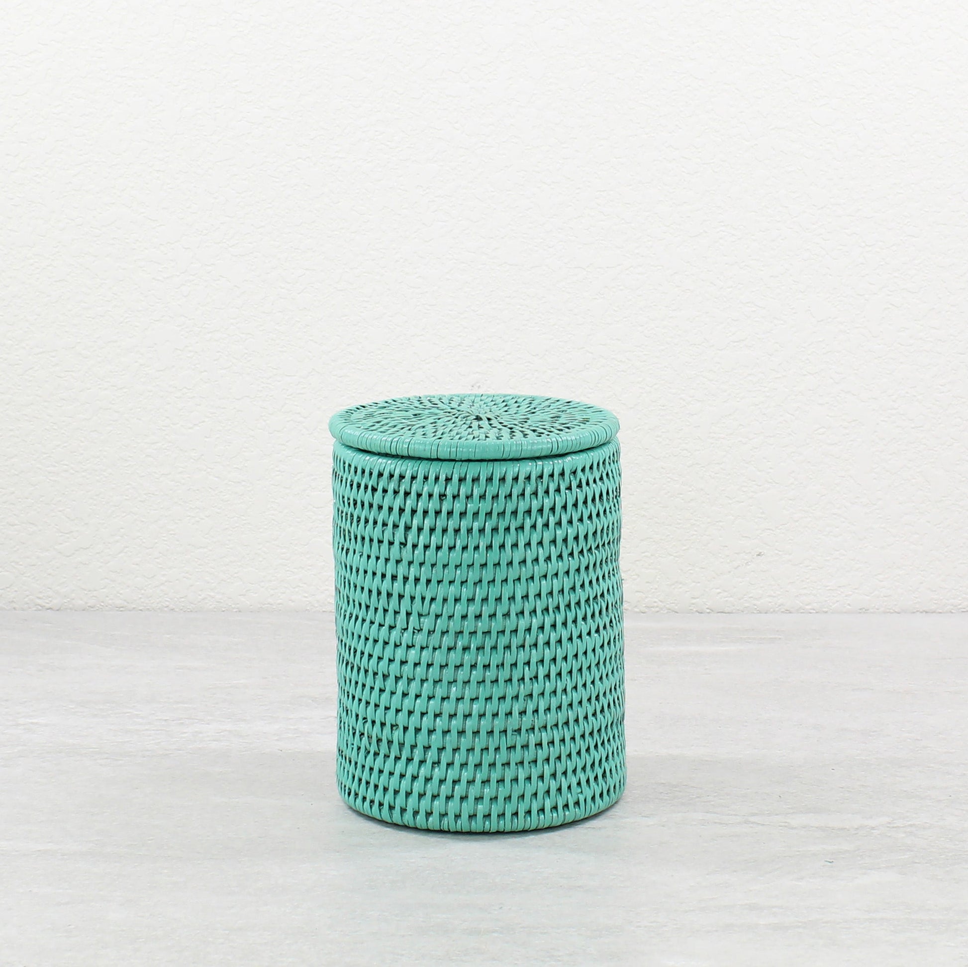 Rattan_Round_Box_with_Lid_no_Insert_-Sustainable_Home_Organizing-Sea_Glass-02