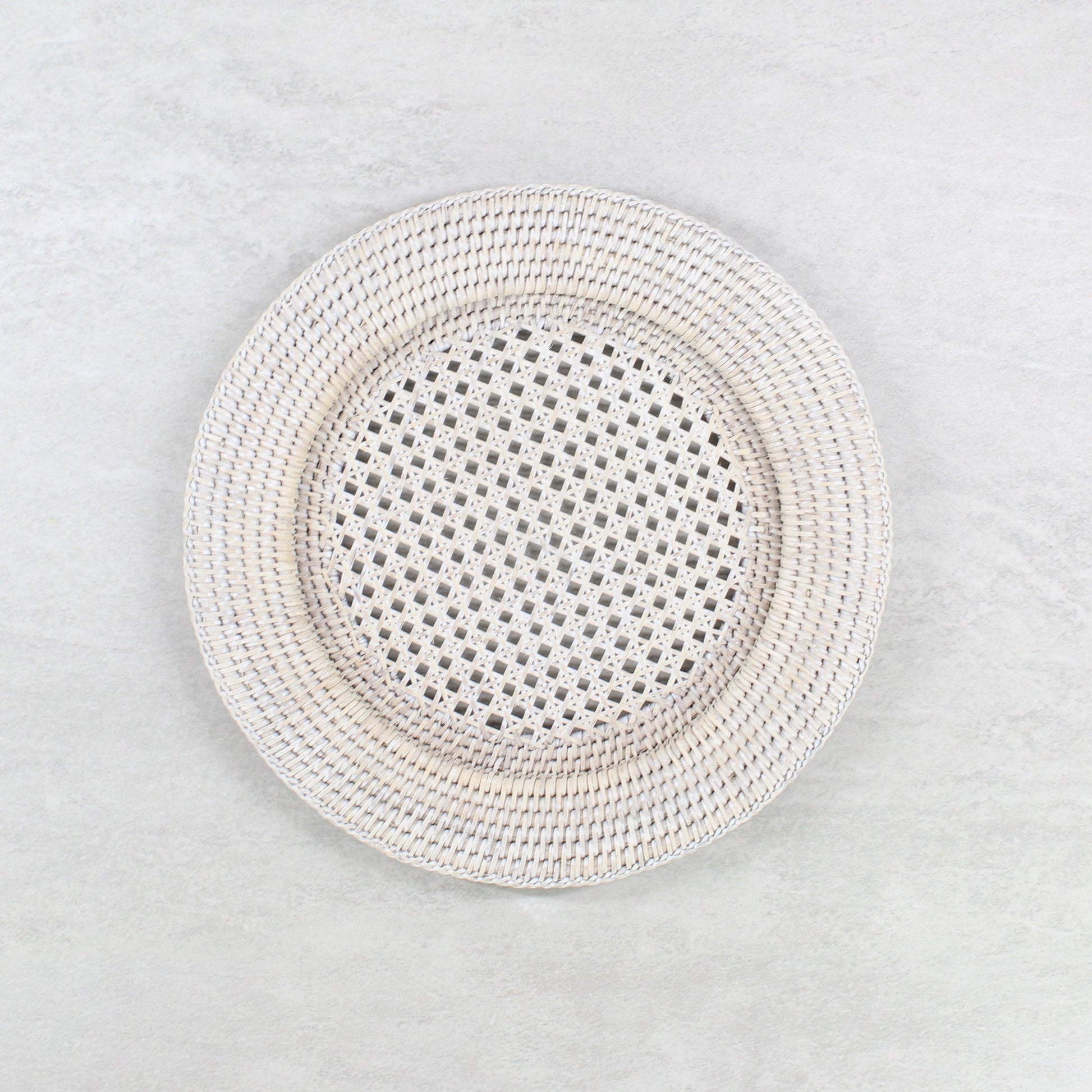 Rattan_Underplate_Placemat_Charger-Sustainable_Home_Organizing-whitewash-001