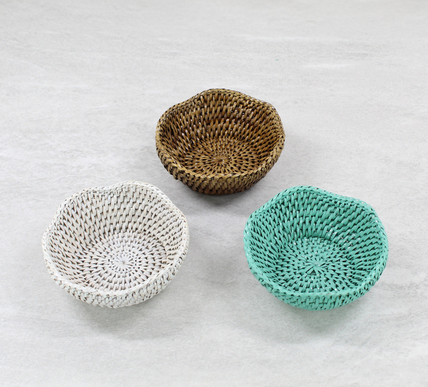 Round-Scalloped-Bowl-Tray-Close-Weaving-Sustainable-Home-Organizing-SS-Combination-001