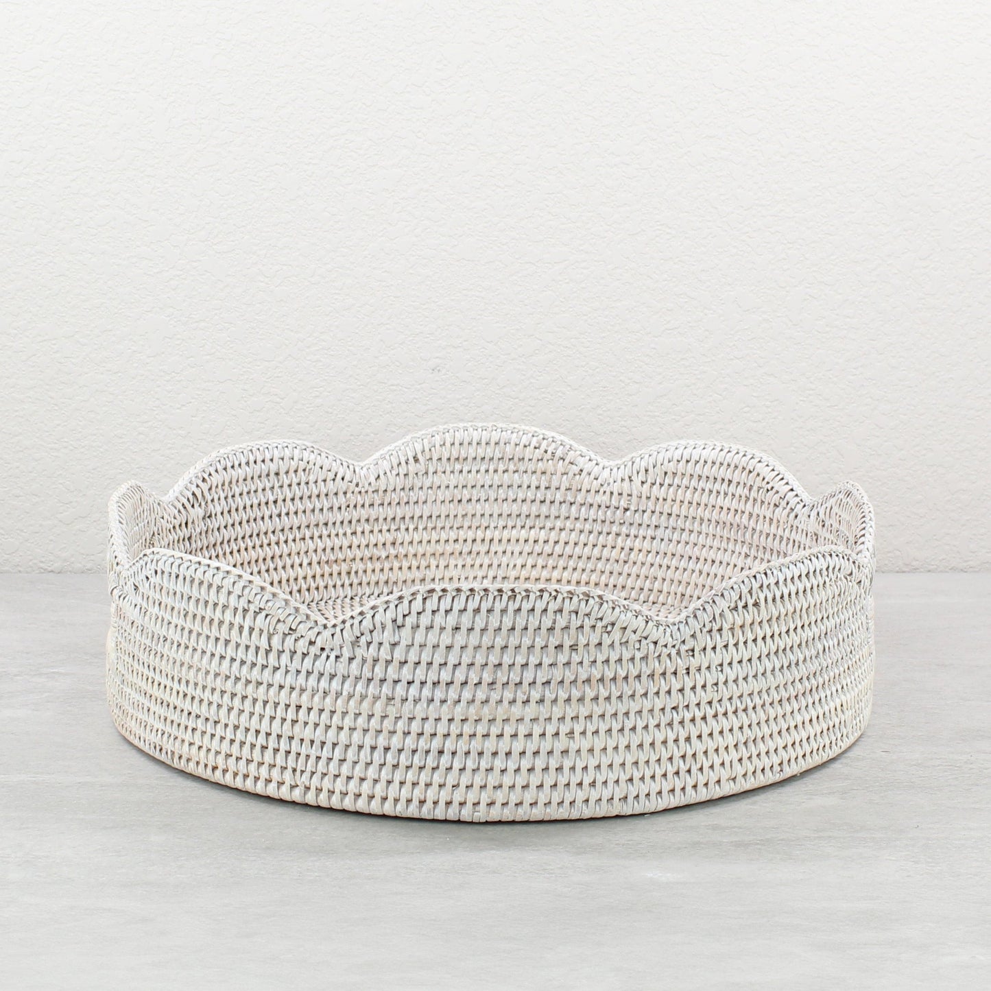 Round-Scalloped-Rattan-Tray-Sustainable-Home-Organizing-Large-009