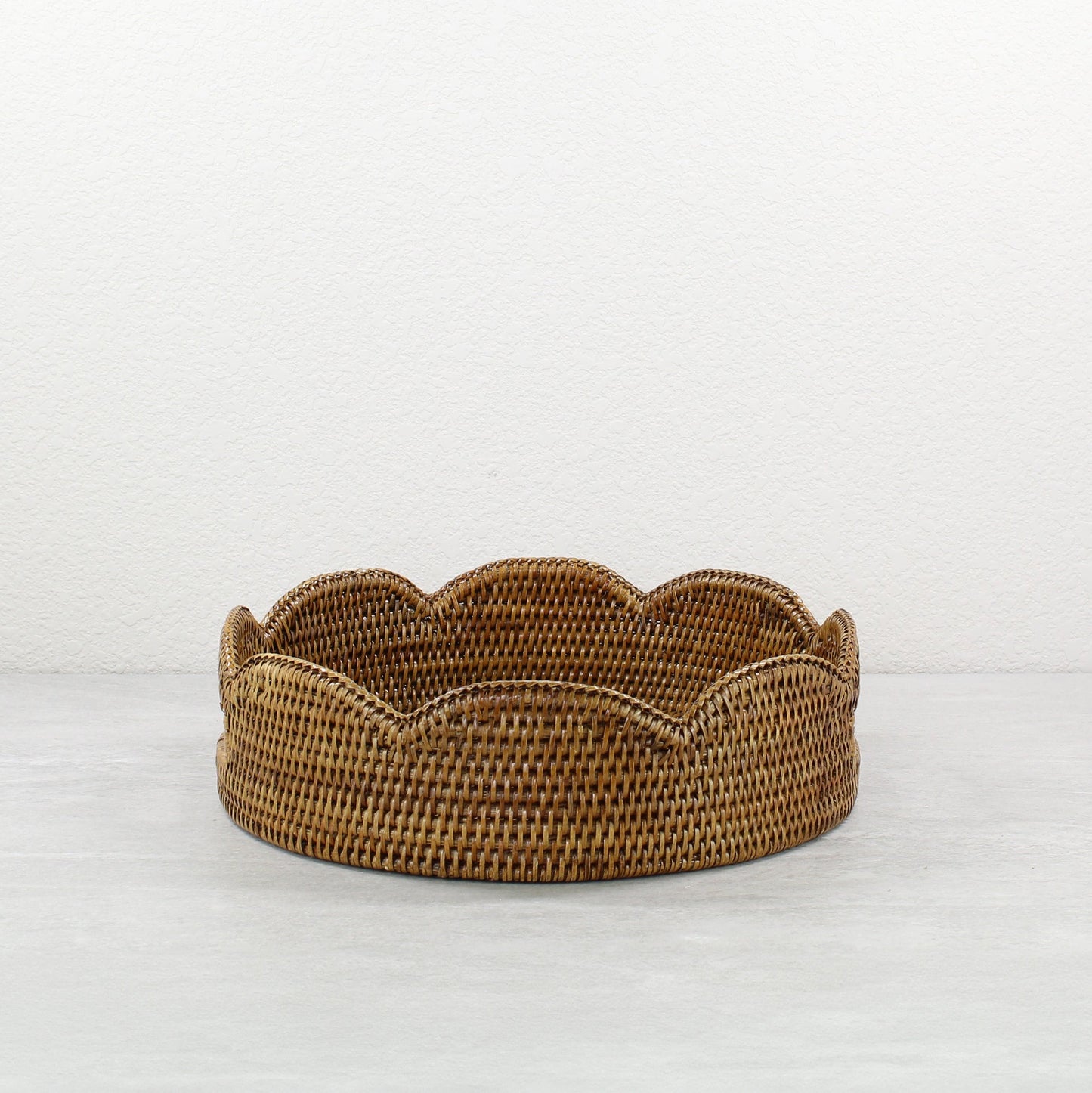 Round-Scalloped-Rattan-Tray-Sustainable-Home-Organizing-Medium-Collection-011