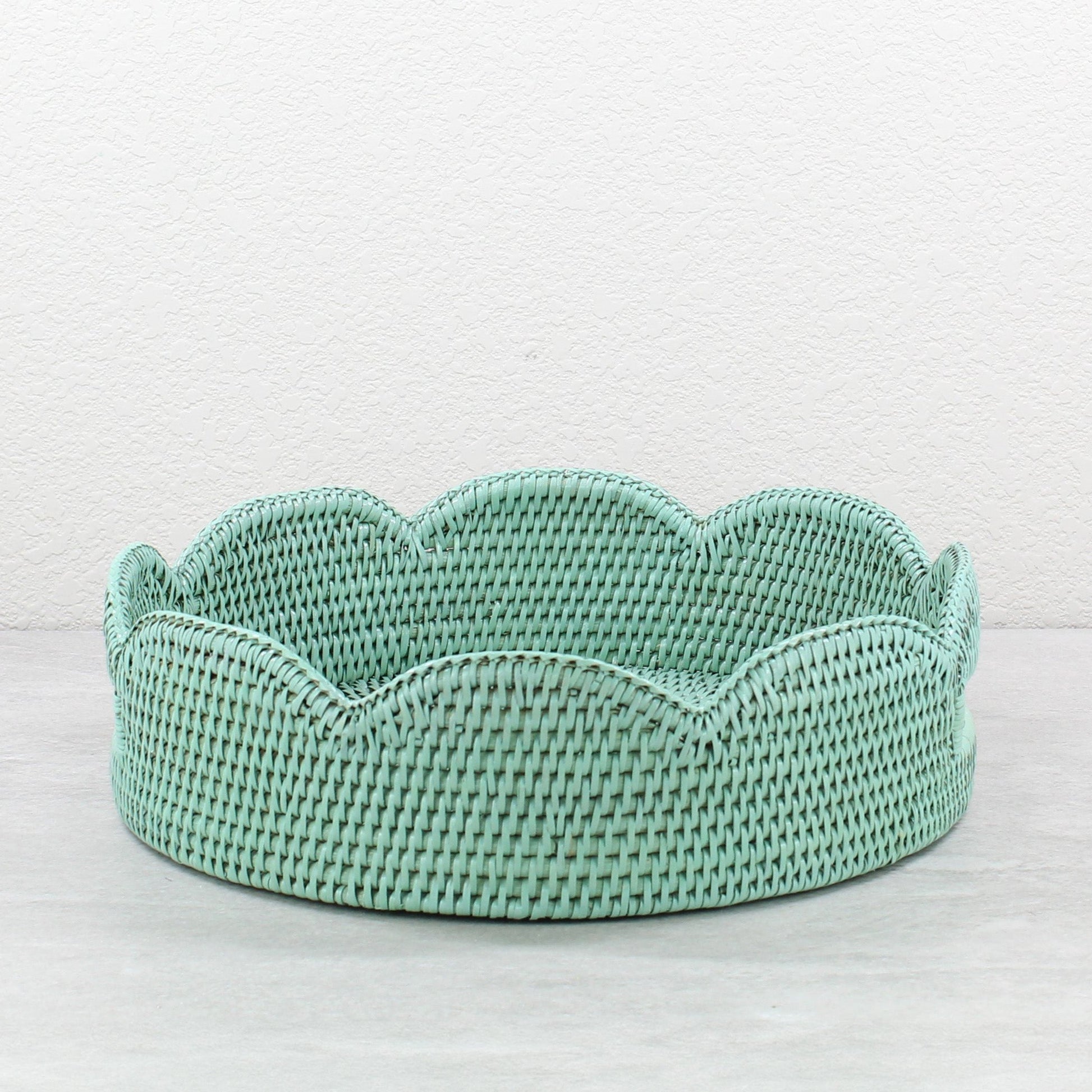 Round-Scalloped-Rattan-Tray-Sustainable-Home-Organizing-Medium-Sage-Leaf-001