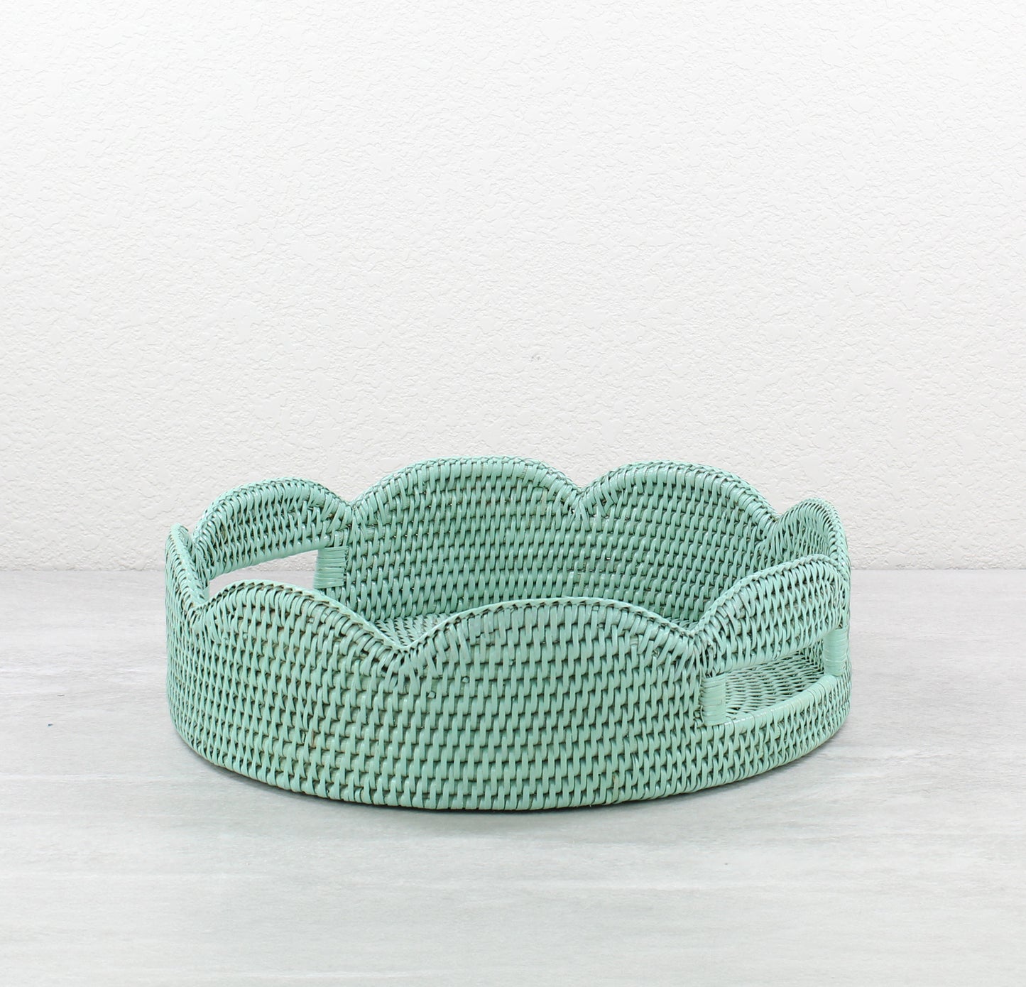 Round-Scalloped-Rattan-Tray-Sustainable-Home-Organizing-Medium-Sage-Leaf-008