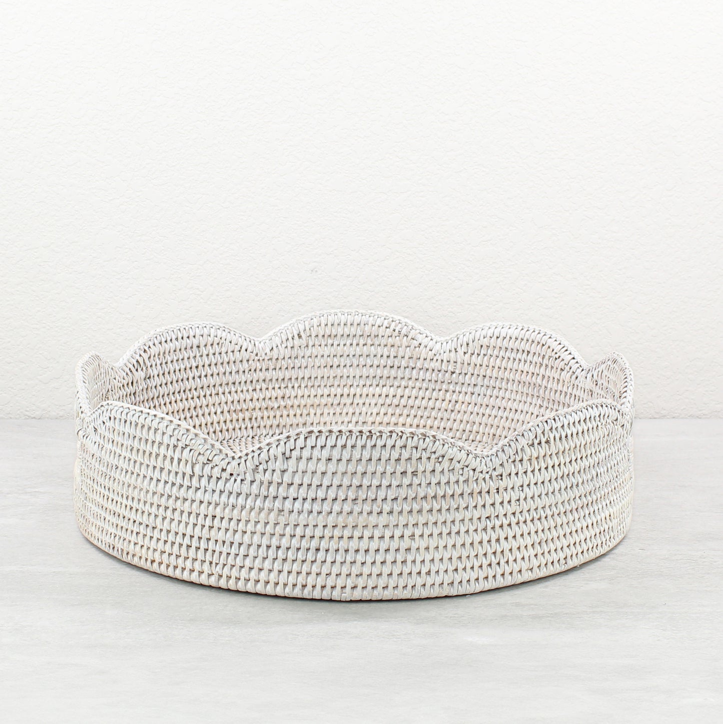 Round-Scalloped-Rattan-Tray-Sustainable-Home-Organizing-Medium-Whitewash-07