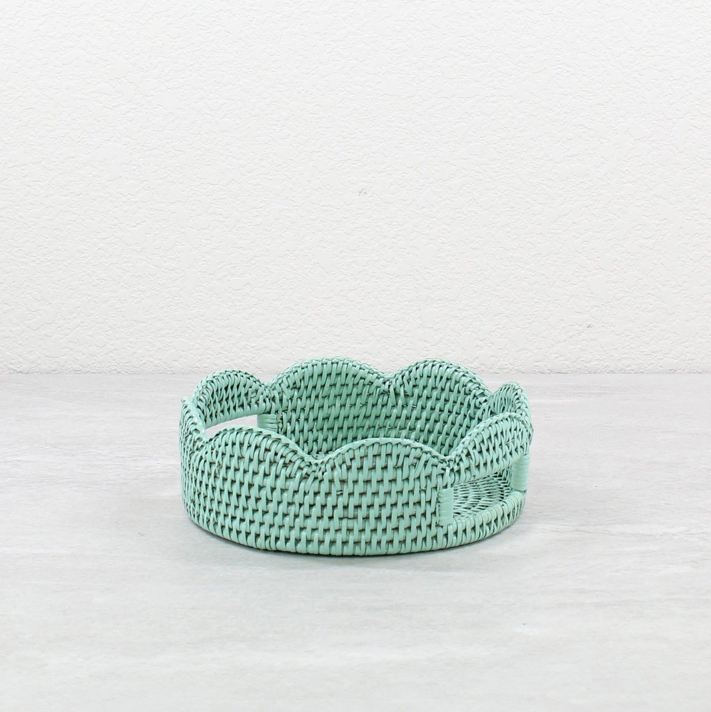 Round-Scalloped-Rattan-Tray-Sustainable-Home-Organizing-Small-010