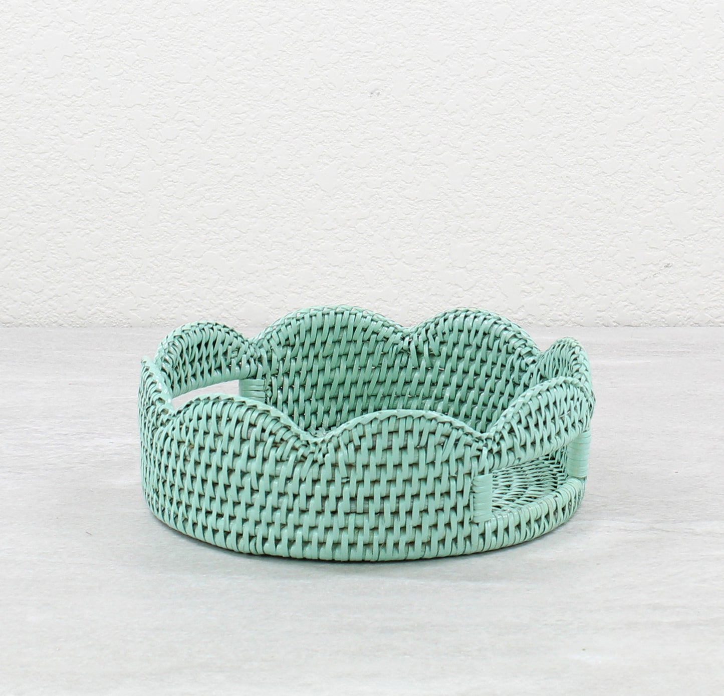 Round-Scalloped-Rattan-Tray-Sustainable-Home-Organizing-Small-Sage-Leaf-003