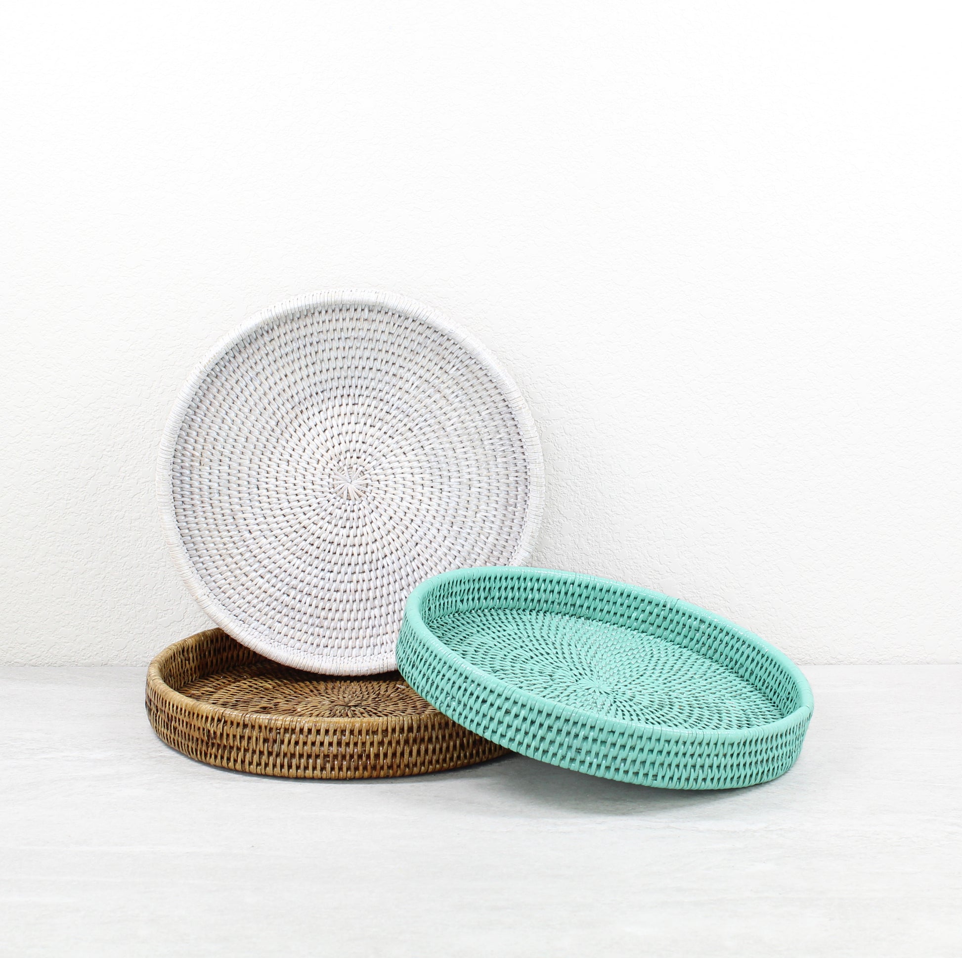 Tight-Woven-Round-Rattan-Tray-Sustainable-Home-Organizing-Colorful-001