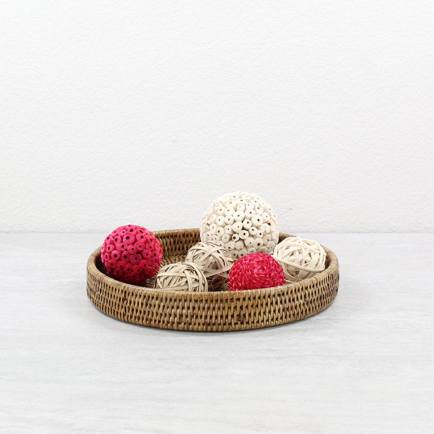 Tight-Woven-Round-Rattan-Tray-Sustainable-Home-Organizing-Colorful-015