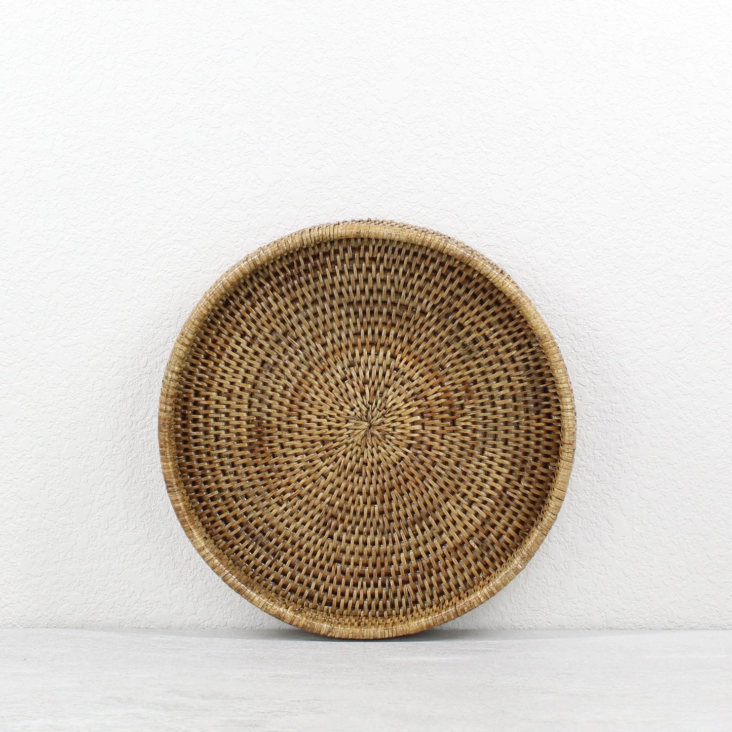 Tight-Woven-Round-Rattan-Tray-Sustainable-Home-Organizing-HoneyBrown-002