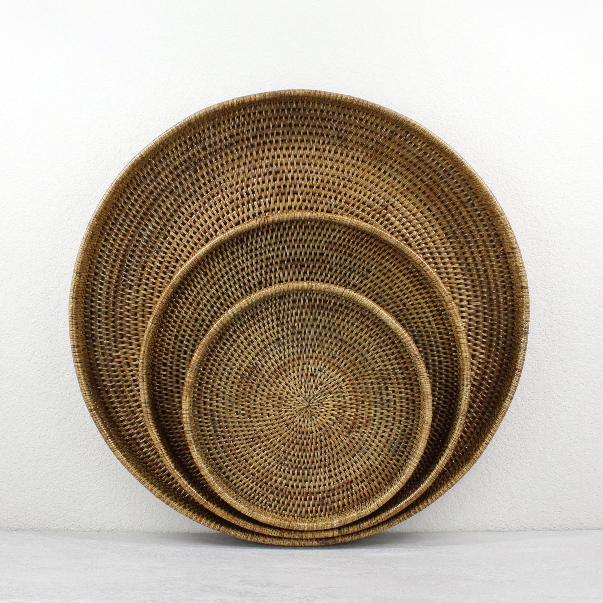 Tight-Woven-Round-Rattan-Tray-Sustainable-Home-Organizing-HoneyBrown-3-sizes-Combination-001