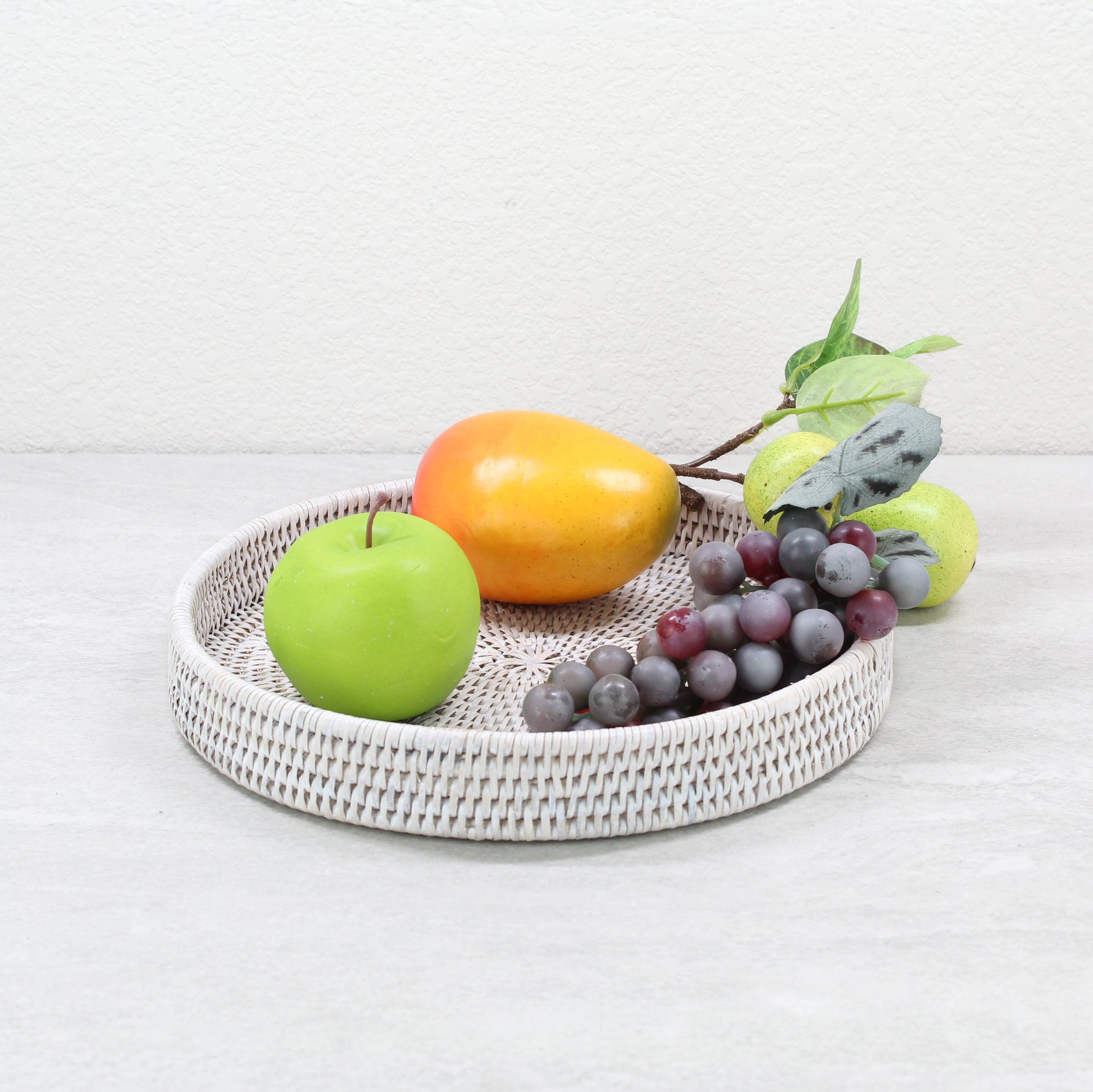 Tight_Woven_Round_Rattan_Tray-Sustainable_Home_Organizing-Small-Whitewash-009