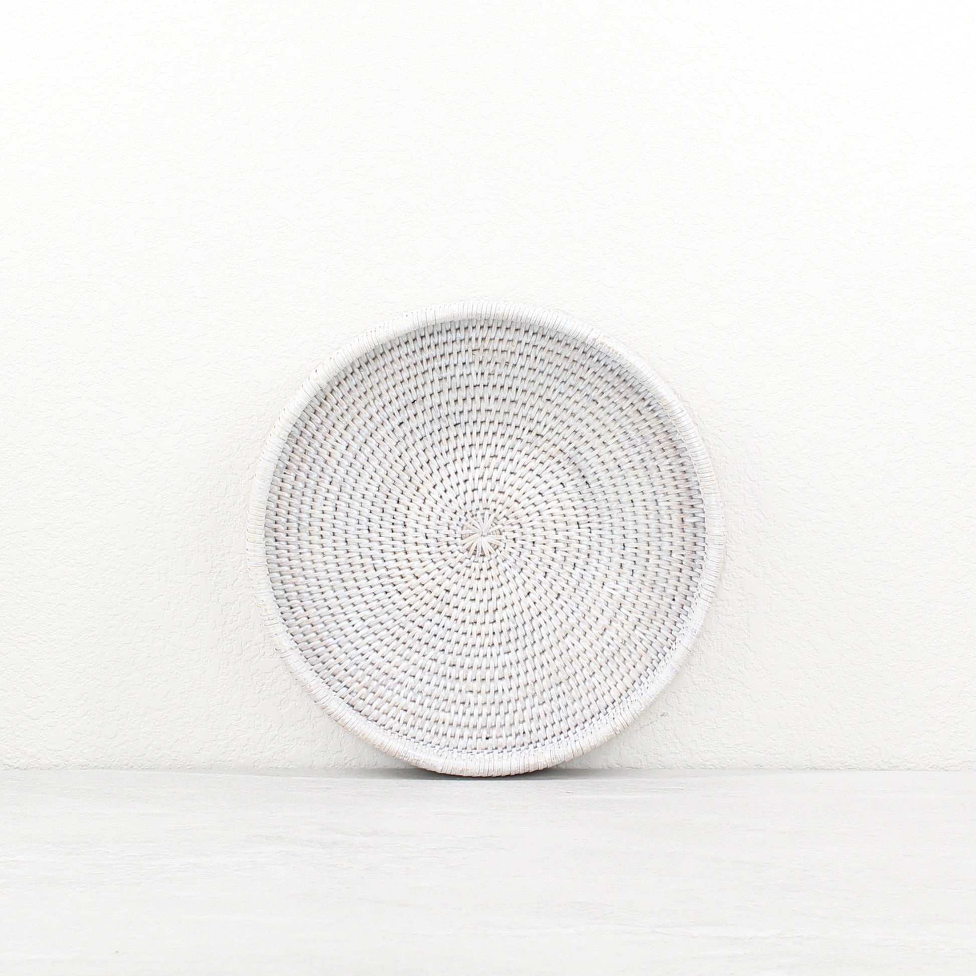 Tight_Woven_Round_Rattan_Tray-Sustainable_Home_Organizing-Small-Whitewash-011