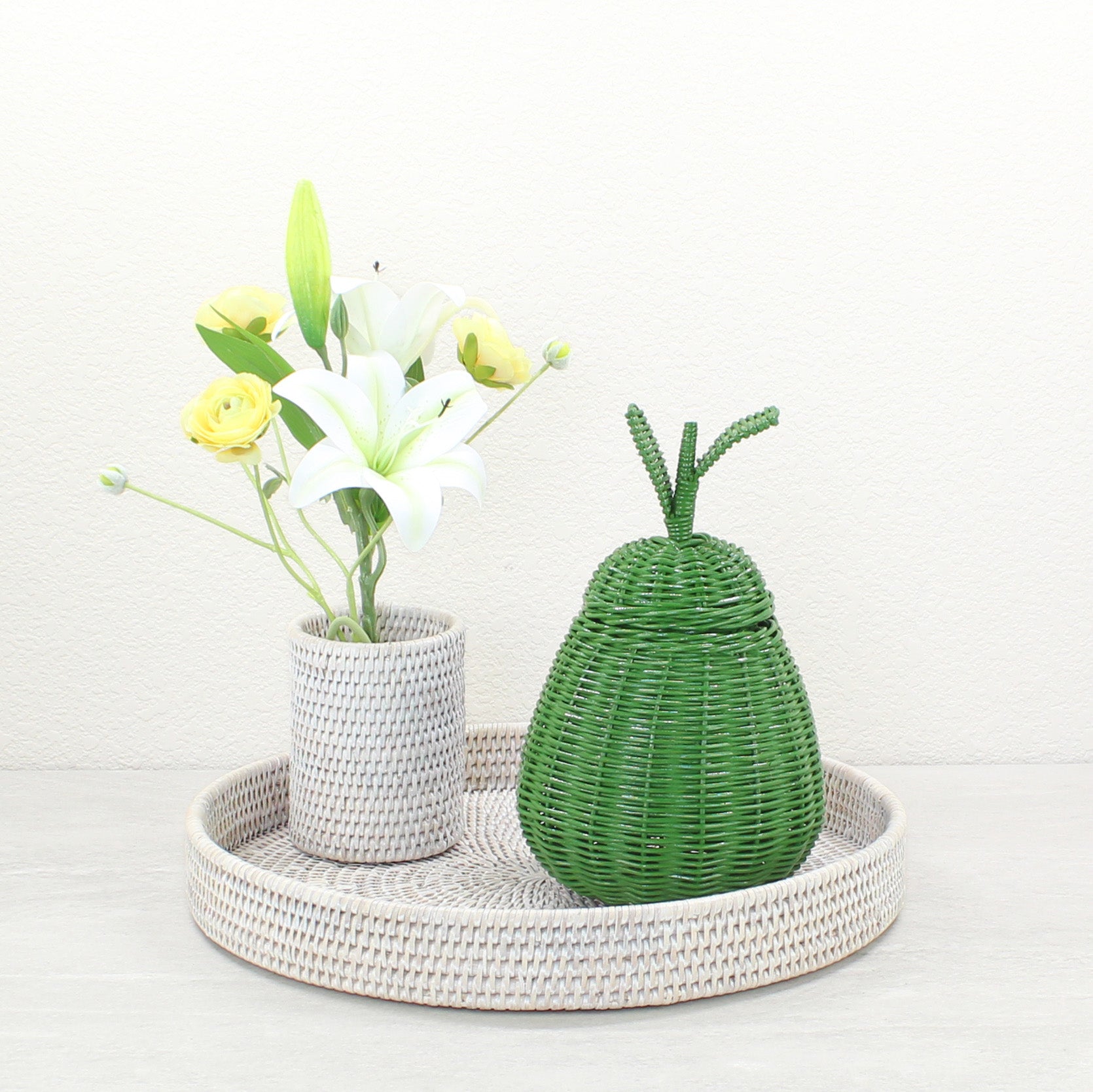 Tight_Woven_Round_Rattan_Tray-Sustainable_Home_Organizing-Whitewash-Medium-003