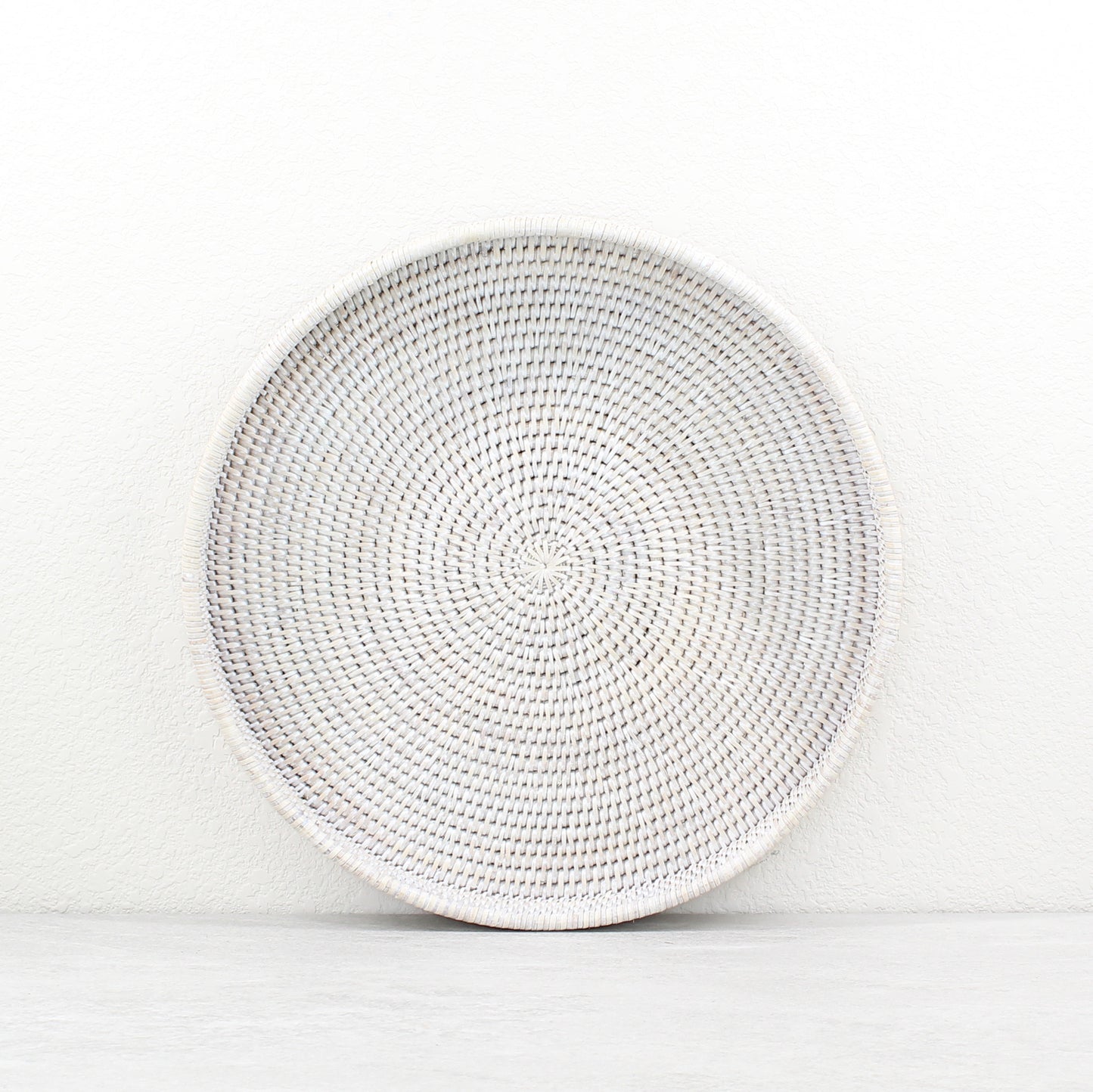 Tight_Woven_Round_Rattan_Tray-Sustainable_Home_Organizing-Whitewash-Medium-004